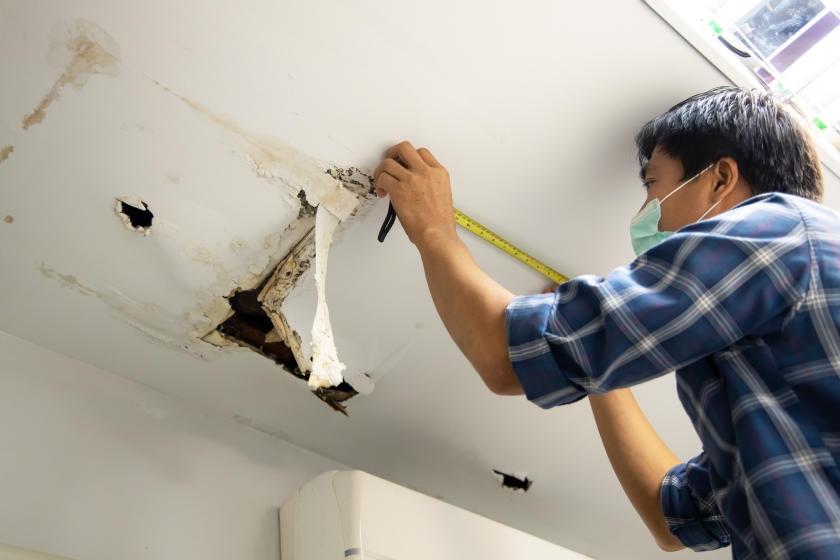 repair-hole-ceiling-water-damage-840x560-75